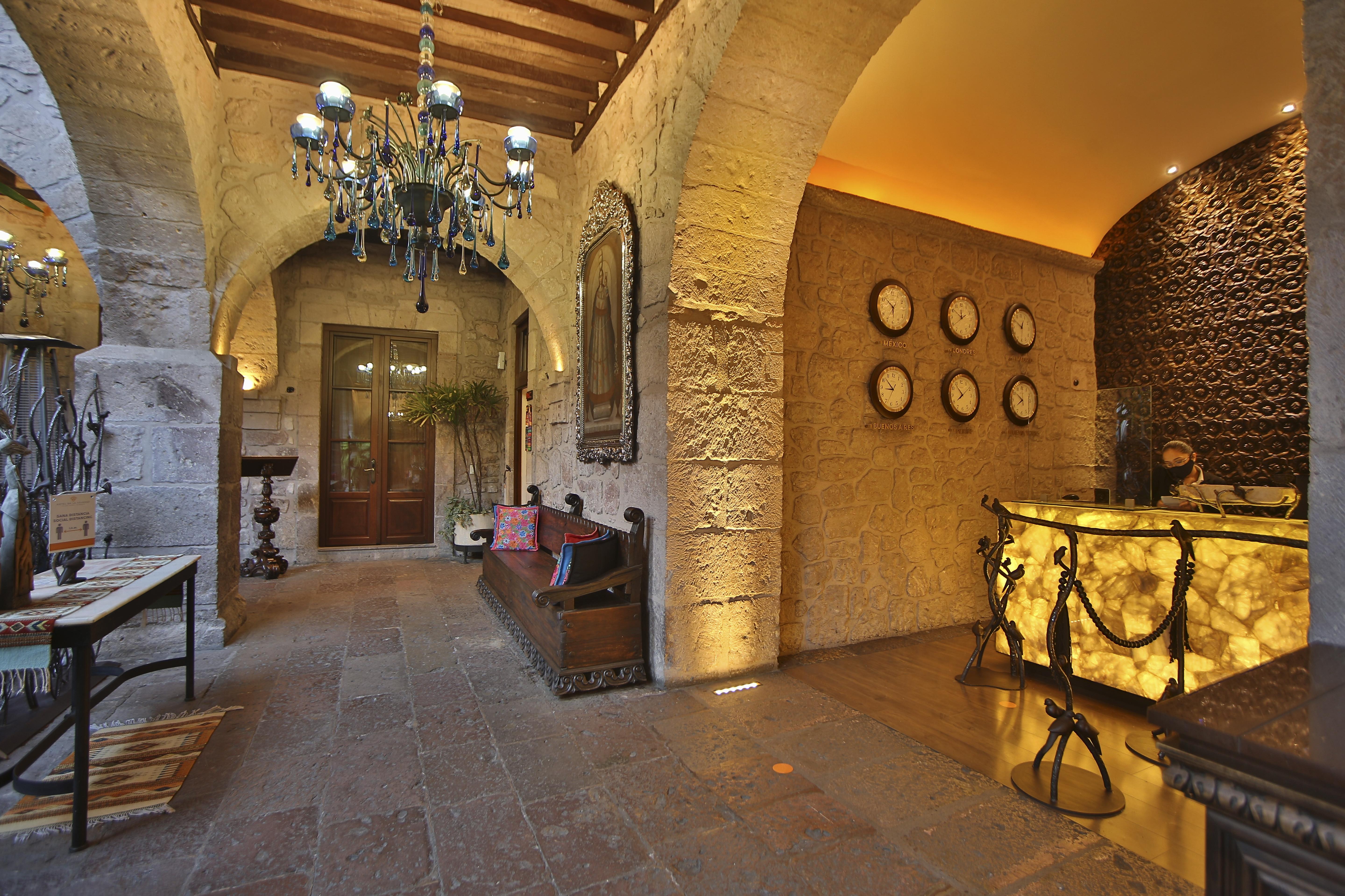Hotel De La Soledad Морелия Экстерьер фото