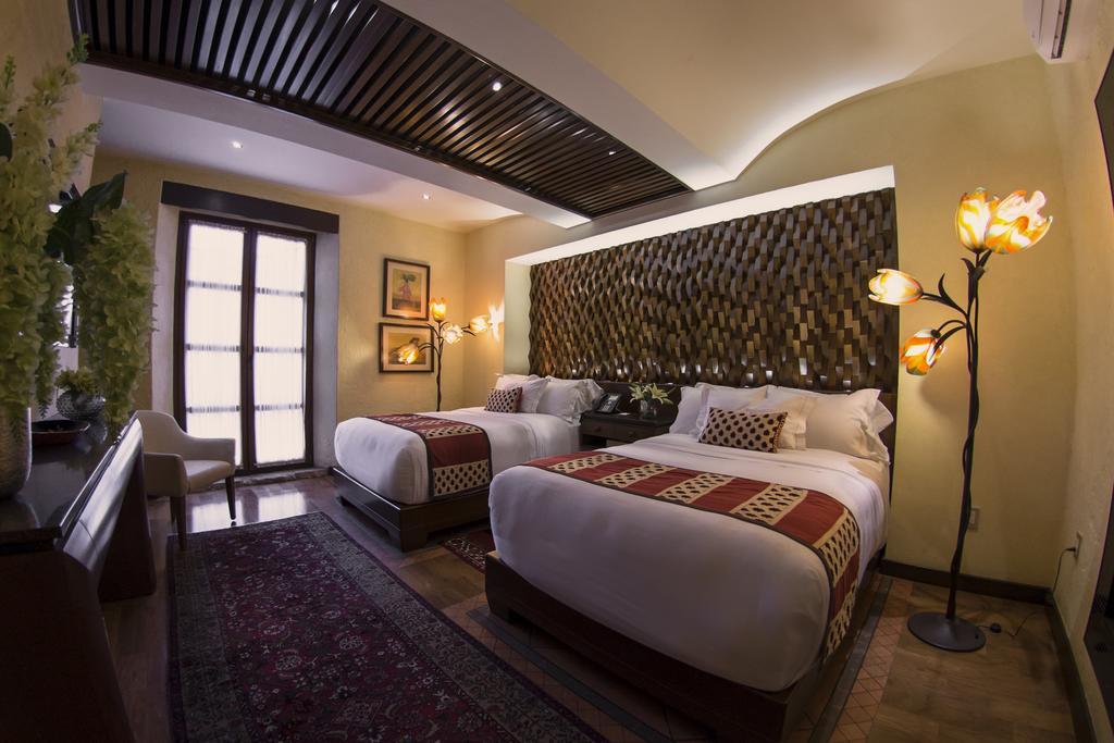 Hotel De La Soledad Морелия Экстерьер фото