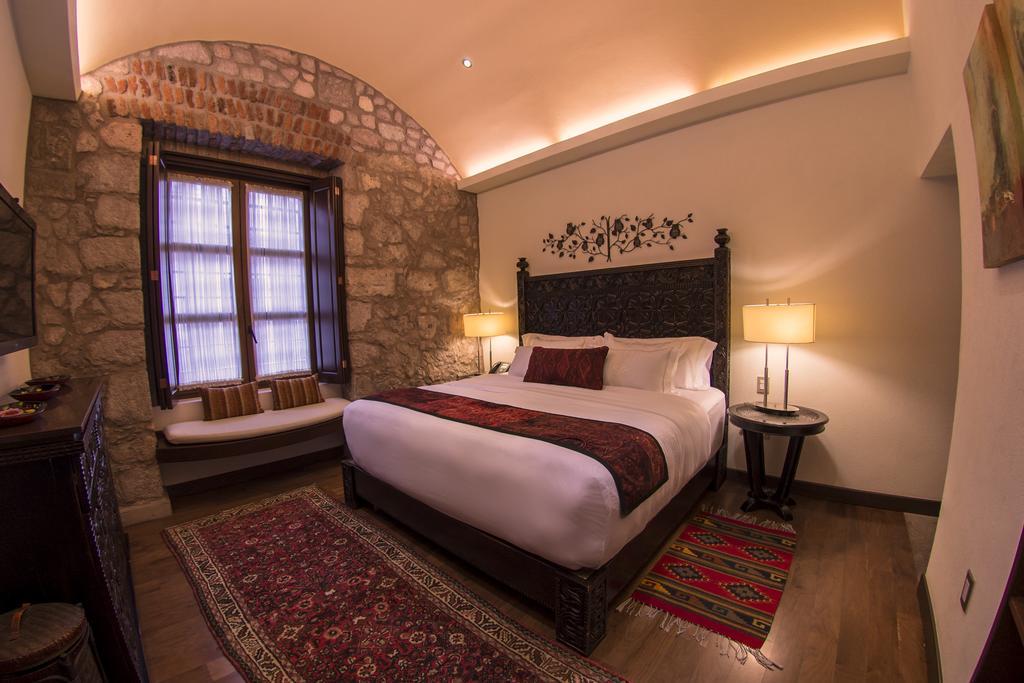 Hotel De La Soledad Морелия Экстерьер фото