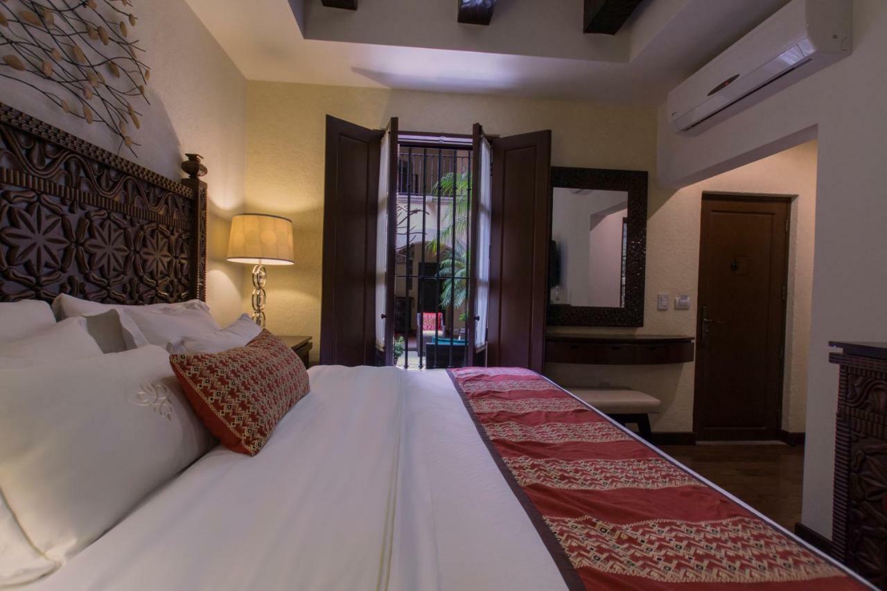Hotel De La Soledad Морелия Экстерьер фото